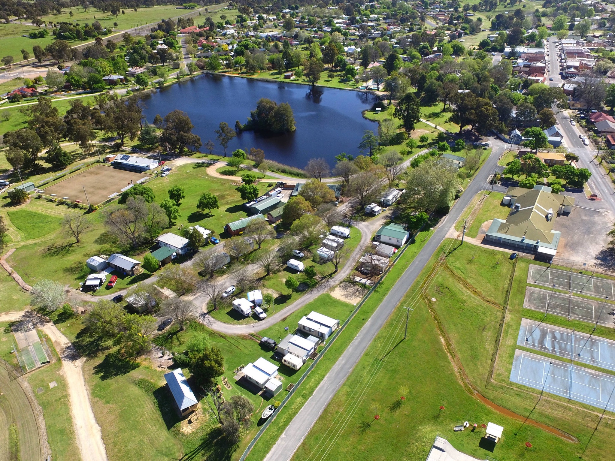 Lake Anderson Caravan Park - Victoria's High Country